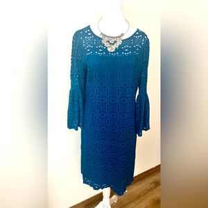 Casual macramé dress in teal.